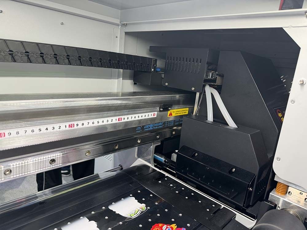A2 A3 Digital 60cm DTF Sticker Impressora UV Impressora de vidro de metal com cabeça 13200 U1